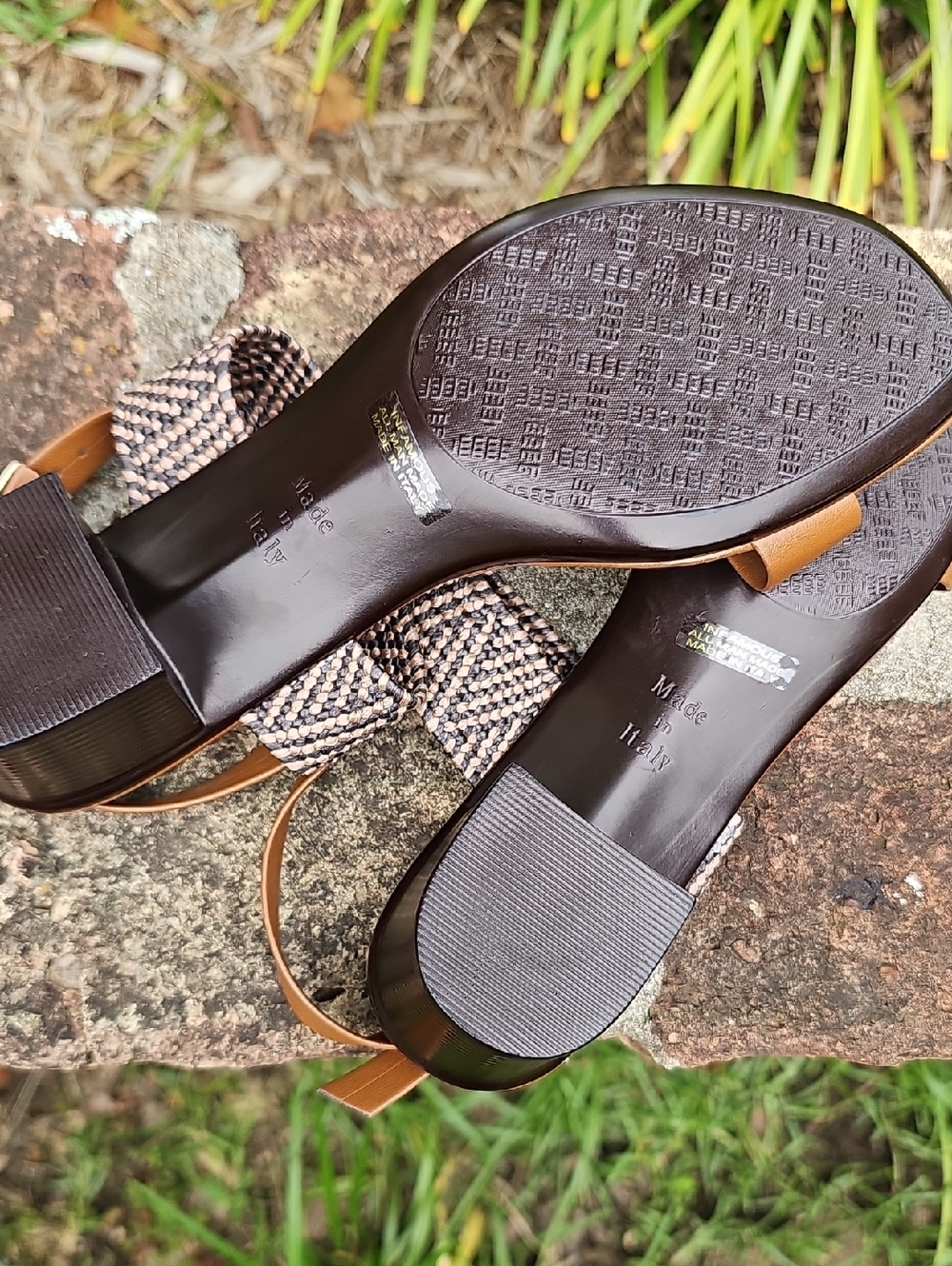 Italian Shoemakers Brown Block Heeled Sandals - Picture 5 of 11